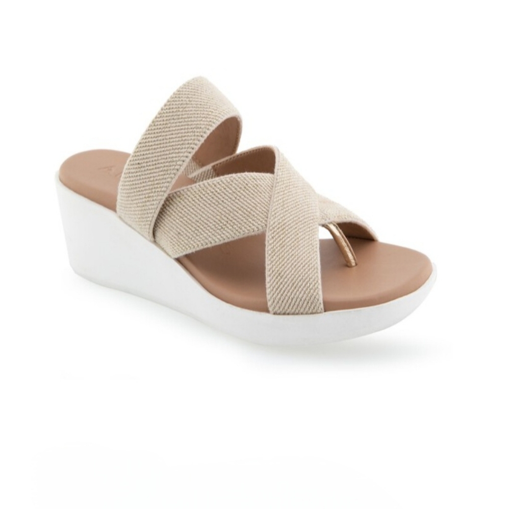 Aerosoles Ilona soft gold elastic size 8 US M